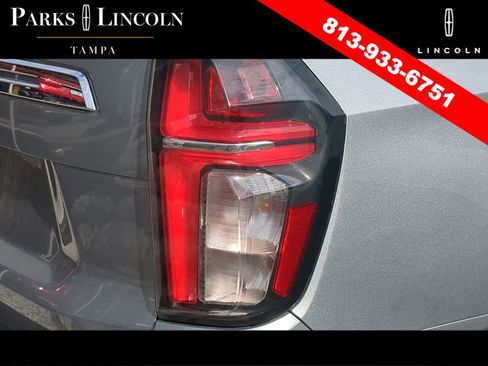 Used 2024 Chevrolet Suburban LT w/ Luxury Package image 11