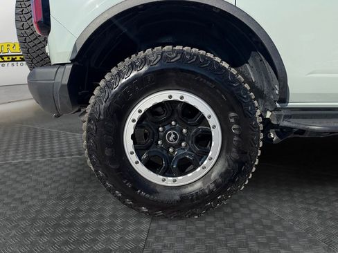 Certified 2023 Ford Bronco Badlands w/ Sasquatch Package image 17