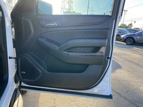Used 2019 Chevrolet Suburban LT image 27