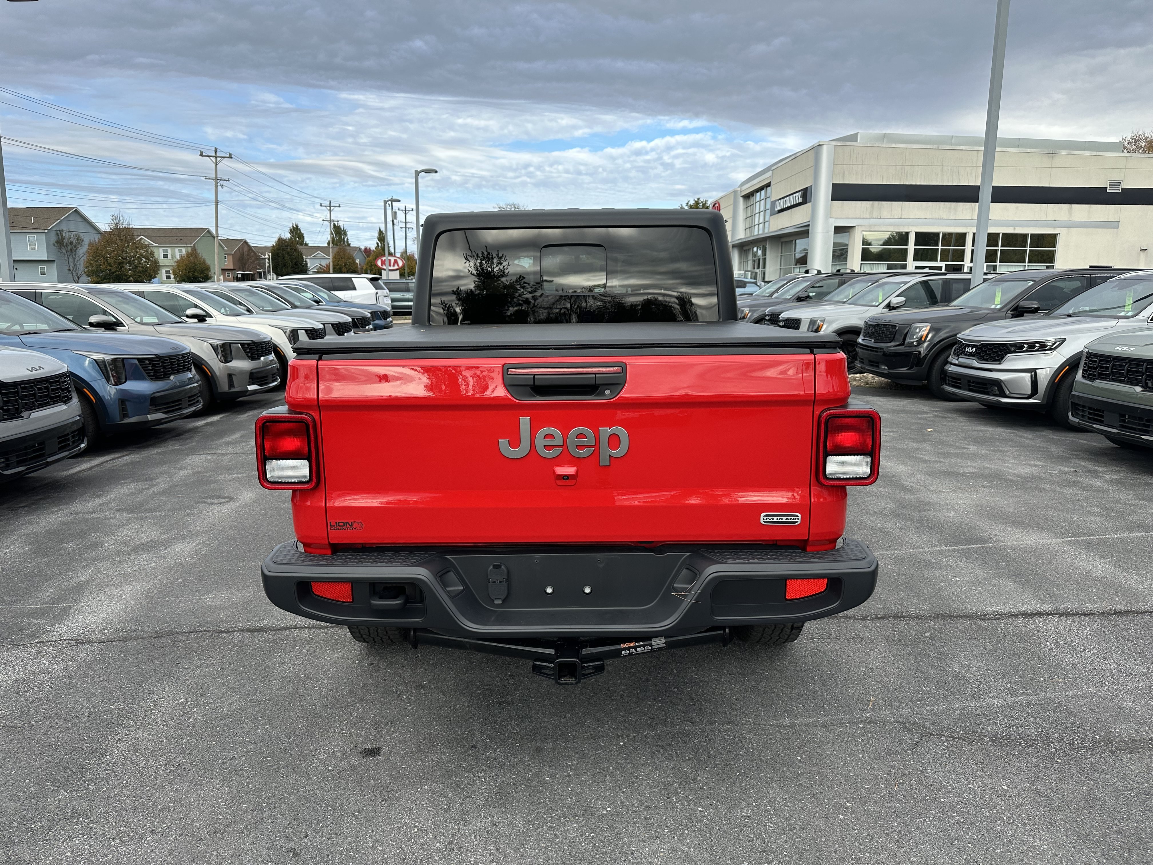 Used 2023 Jeep Gladiator Overland AWD/4WD image 6