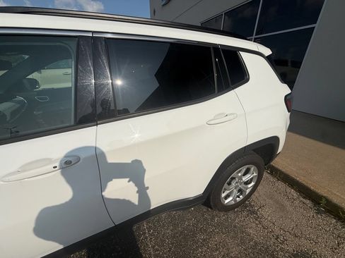 Used 2024 Jeep Compass Latitude AWD/4WD image 35