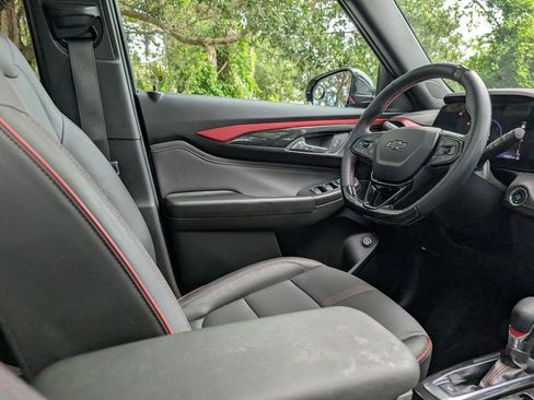 Used 2024 Chevrolet TrailBlazer RS w/ Convenience Package FWD image 13