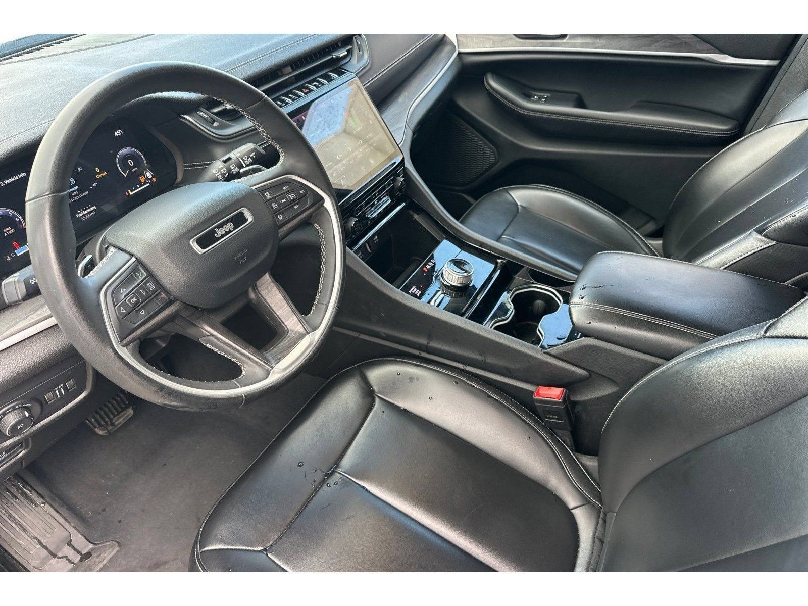 Used 2023 Jeep Grand Cherokee L Limited AWD/4WD image 10