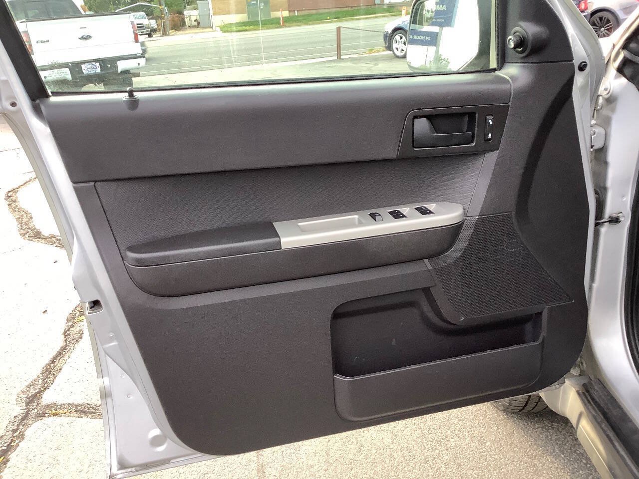 Used 2012 Ford Escape XLT FWD image 25