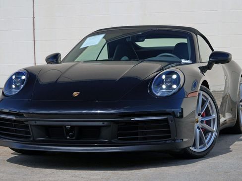 Used 2021 Porsche 911 Carrera S RWD image 3