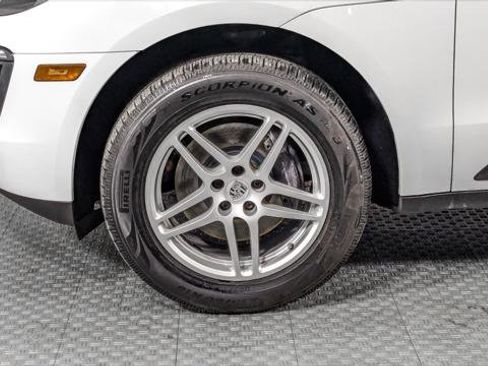 Used 2017 Porsche Macan SUV image 35