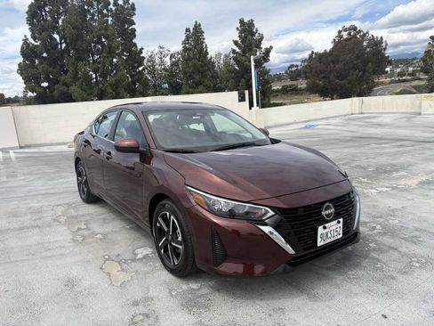Used 2025 Nissan Sentra SV FWD image 30