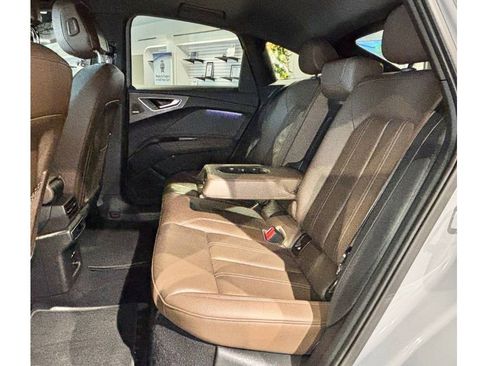 Used 2024 Audi Q4 e-tron Prestige image 20