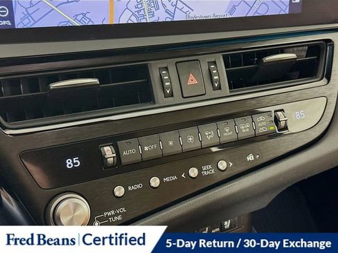 Used 2022 Lexus ES 300h Ultra Luxury image 17