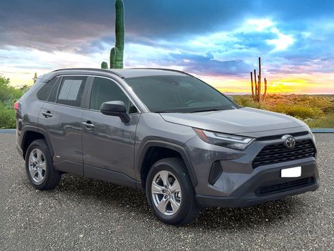 Used 2025 Toyota RAV4 LE image 7