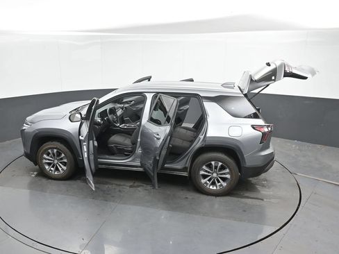 Used 2025 Chevrolet Equinox LT FWD image 48