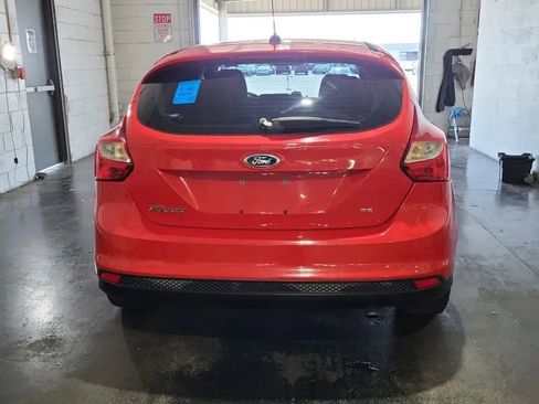 Used 2014 Ford Focus SE w/ SE Sport Package FWD image 4