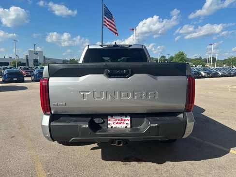 Used 2022 Toyota Tundra SR5 w/ SR5 Convenience Package image 6