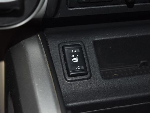 Used 2017 Nissan Titan SL w/ Off-Road Package AWD/4WD image 14