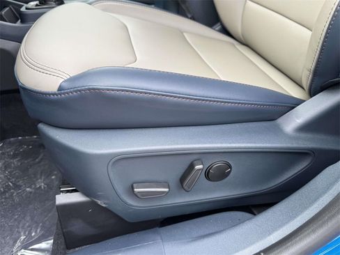 New 2026 Ford Maverick Lariat image 18