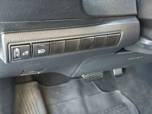 Used 2025 Toyota Corolla SE FWD image 14