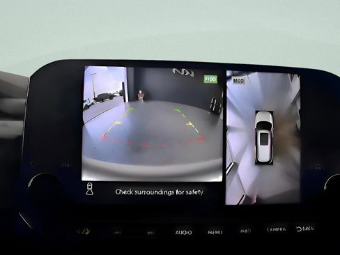 Used 2024 Nissan Pathfinder SL image 23