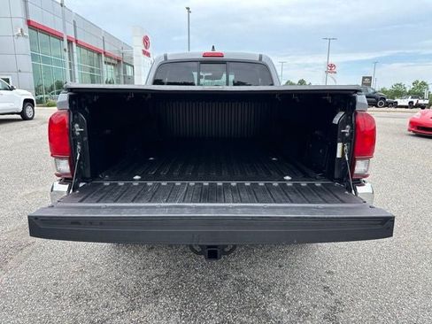 Certified 2020 Toyota Tacoma SR5 w/ Blackout Package AWD/4WD image 13