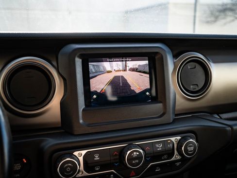 Used 2020 Jeep Gladiator Sport w/ Quick Order Package 24S image 32