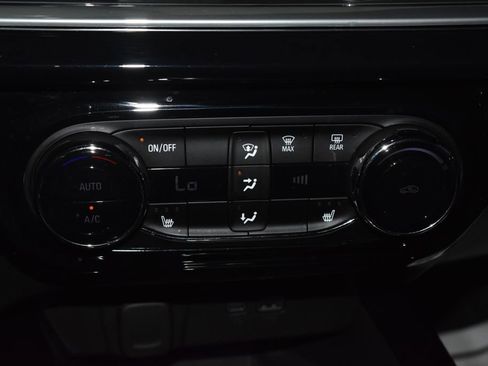 Used 2024 Chevrolet Trax RS w/ Sunroof Package FWD image 13