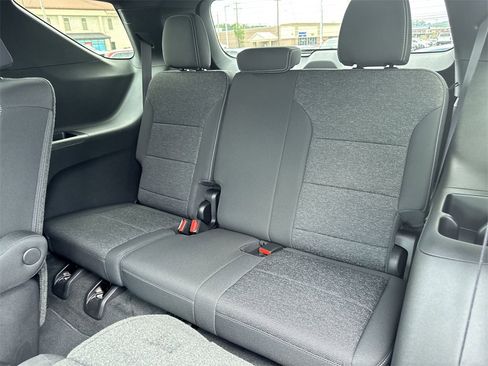 New 2025 Chevrolet Traverse LT w/ Enhanced Driving Package image 29