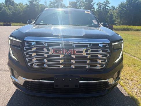 Used 2026 GMC Acadia Denali w/ LPO, Floor Liner Package AWD/4WD image 2