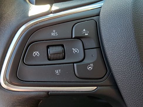 Certified 2022 Buick Envision Essence w/ Technology Package I FWD image 25