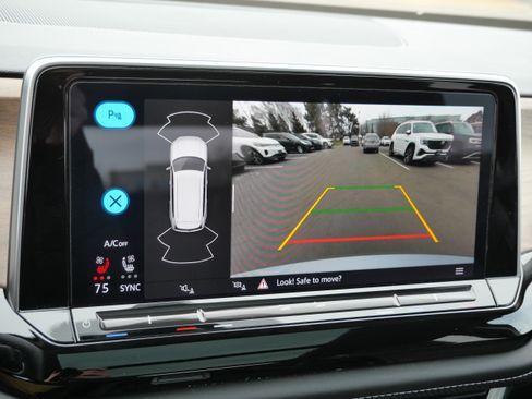 Used 2024 Volkswagen Atlas SE w/ Panoramic Sunroof Package image 35