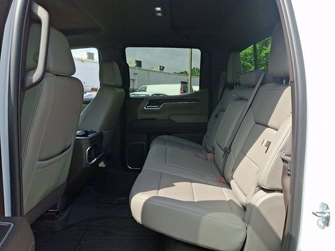 Used 2023 GMC Sierra 1500 SLT w/ SLT Premium Package AWD/4WD image 10
