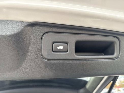 Used 2023 Honda Passport EX-L image 8