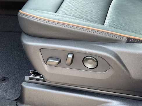 New 2026 GMC Yukon AT4 w/ AT4 Premium Plus Package image 26