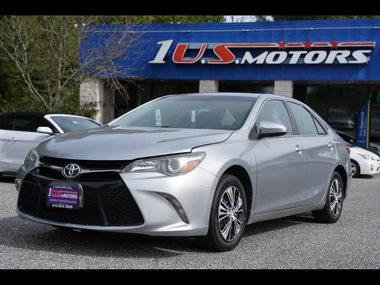 Used 2015 Toyota Camry SE FWD image 1