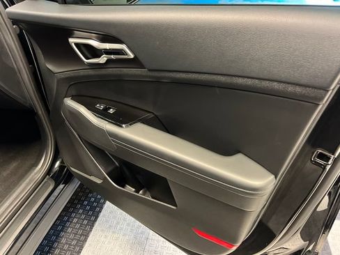 Used 2025 Kia Sportage EX w/ Premium Package FWD image 12