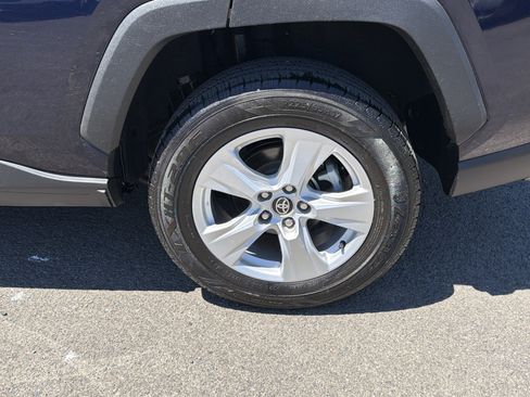 Used 2021 Toyota RAV4 XLE AWD/4WD image 18
