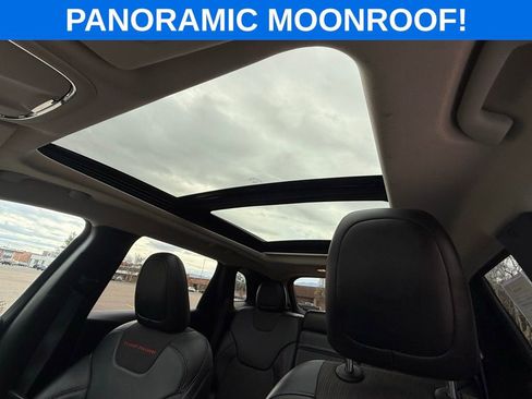 Used 2017 Jeep Cherokee Trailhawk w/ Comfort/Convenience Group image 26