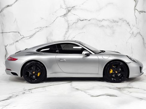 Used 2019 Porsche 911 Carrera RWD image 11