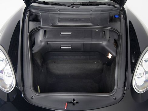 Used 2011 Porsche Boxster Spyder image 38