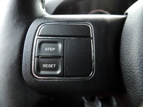 Used 2016 Jeep Wrangler Unlimited Rubicon image 26