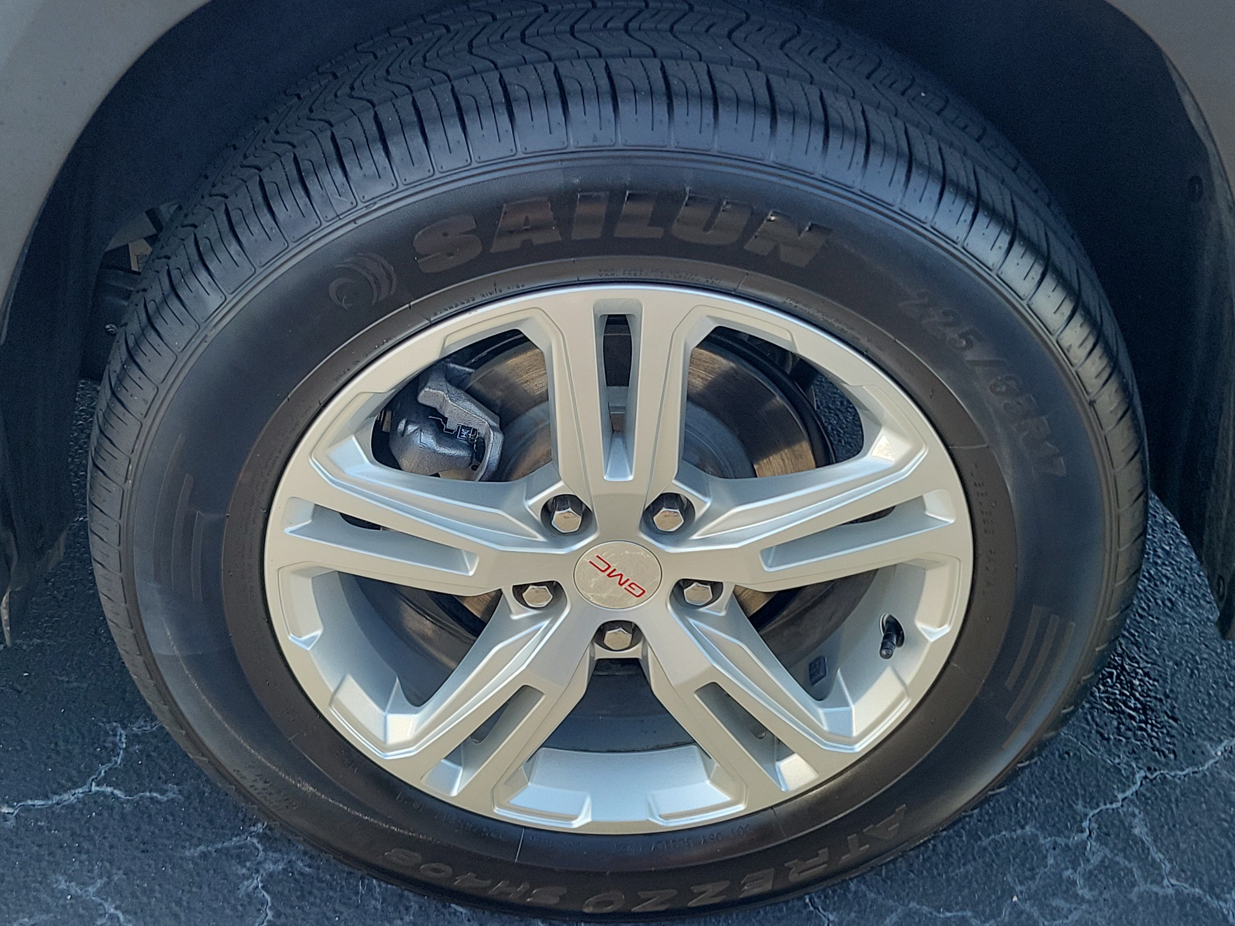 Used 2024 GMC Terrain SLE FWD image 9