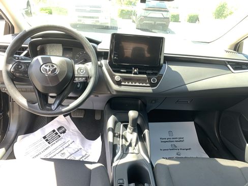 Used 2024 Toyota Corolla LE FWD image 27