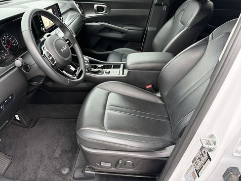 Used 2023 Kia Sorento S w/ Panoramic Sunroof Package image 10