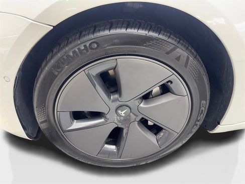 Used 2021 Tesla Model 3 Standard Range Plus image 80