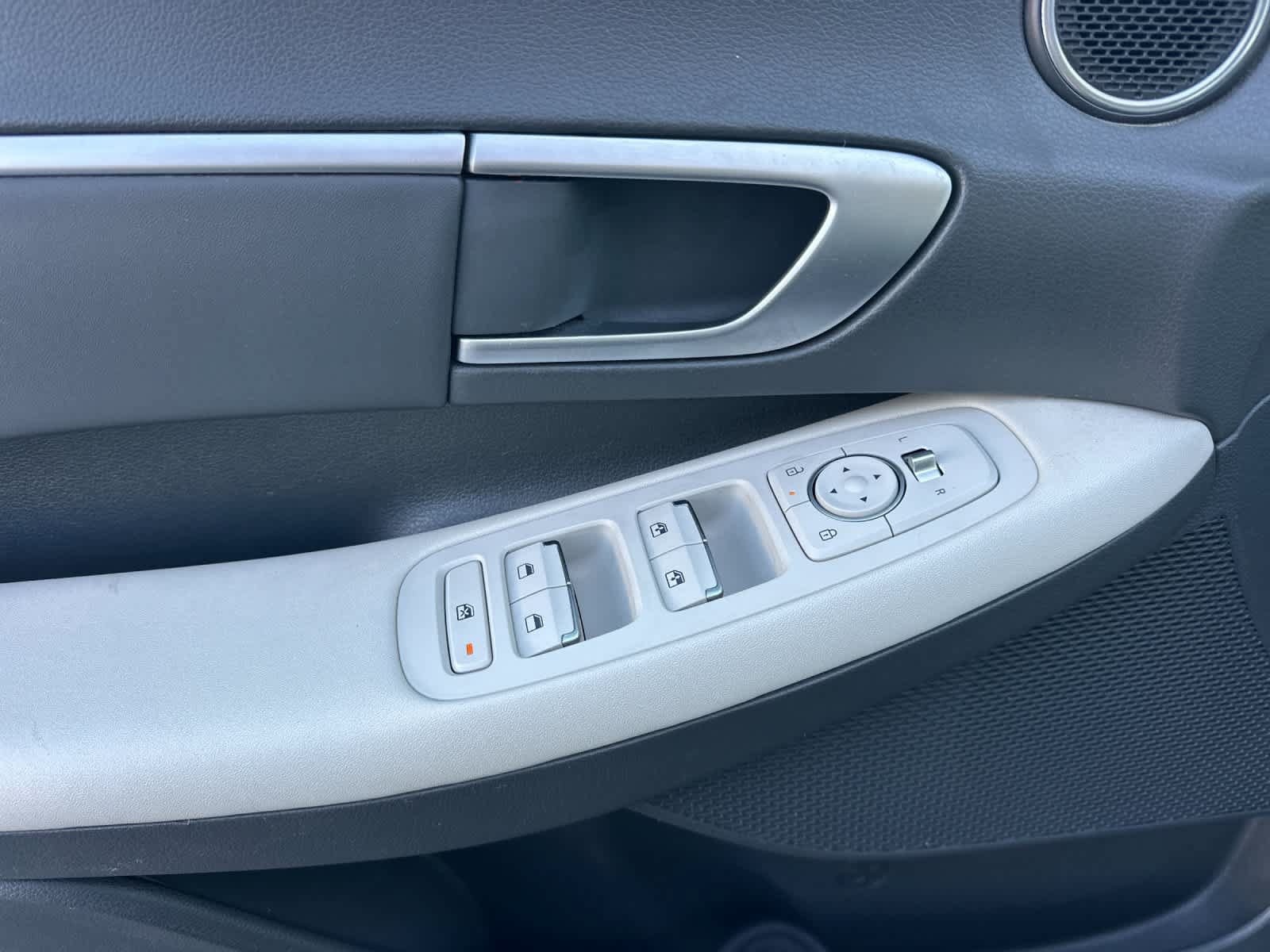 Used 2025 Hyundai Sonata SEL FWD image 13