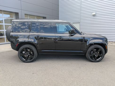 New 2026 Land Rover Defender 110 X-Dynamic SE AWD/4WD image 4