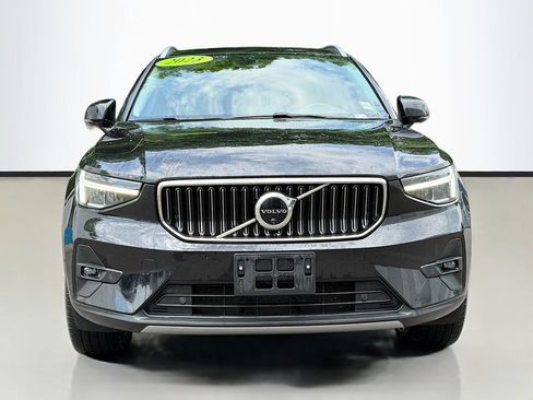 Used 2023 Volvo XC40 B5 Plus AWD/4WD image 3