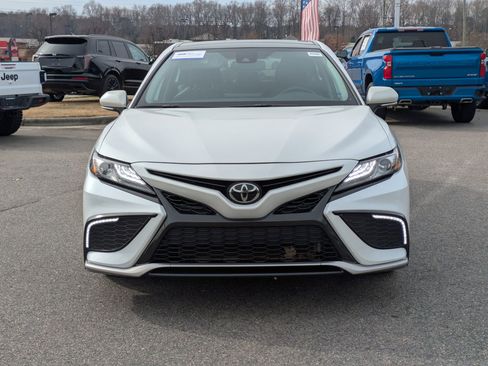 Used 2022 Toyota Camry XSE image 9