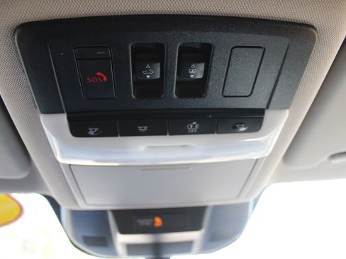 Used 2021 Nissan Rogue SV w/ Premium Package image 55