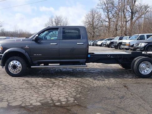 Used 2021 RAM 5500 Tradesman w/ Chrome Appearance Group RWD image 5
