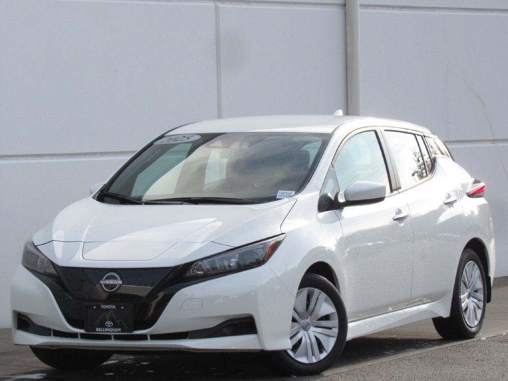 Used 2025 Nissan Leaf S FWD image 1