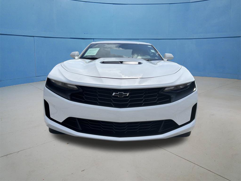 Used 2020 Chevrolet Camaro LT w/ Technology Package RWD image 4